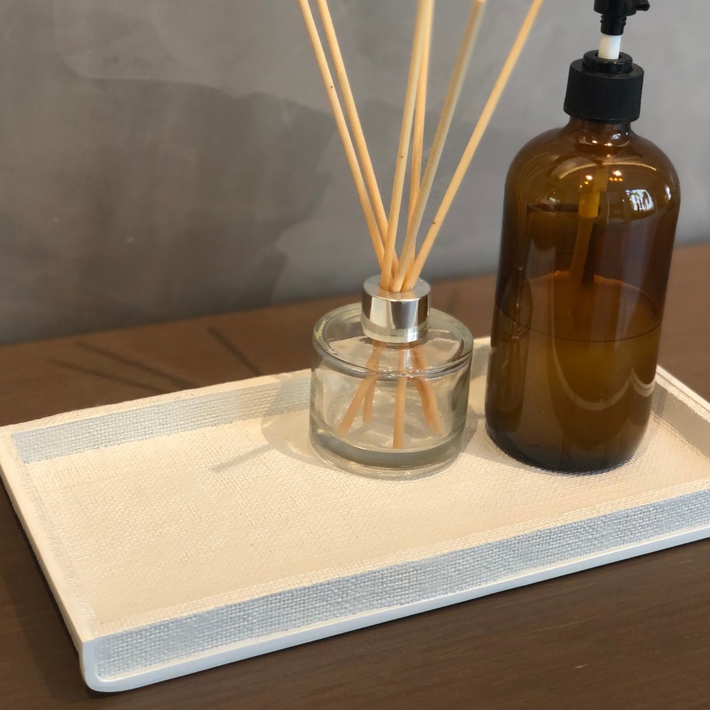 Bandeja blanca con textura