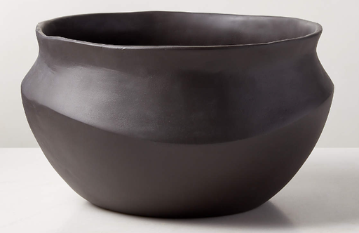 Maceta Negra Grande de Kara Mann